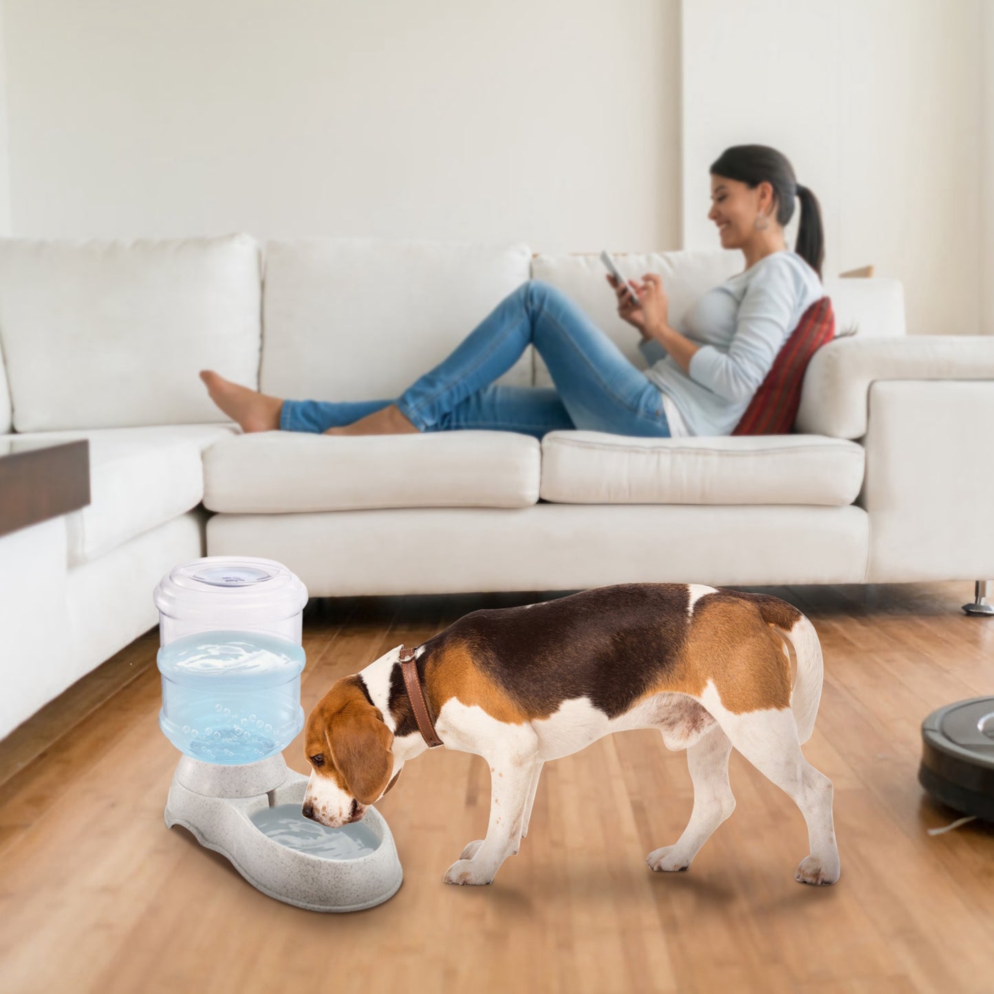 Automatic gravity-fed pet water dispenser