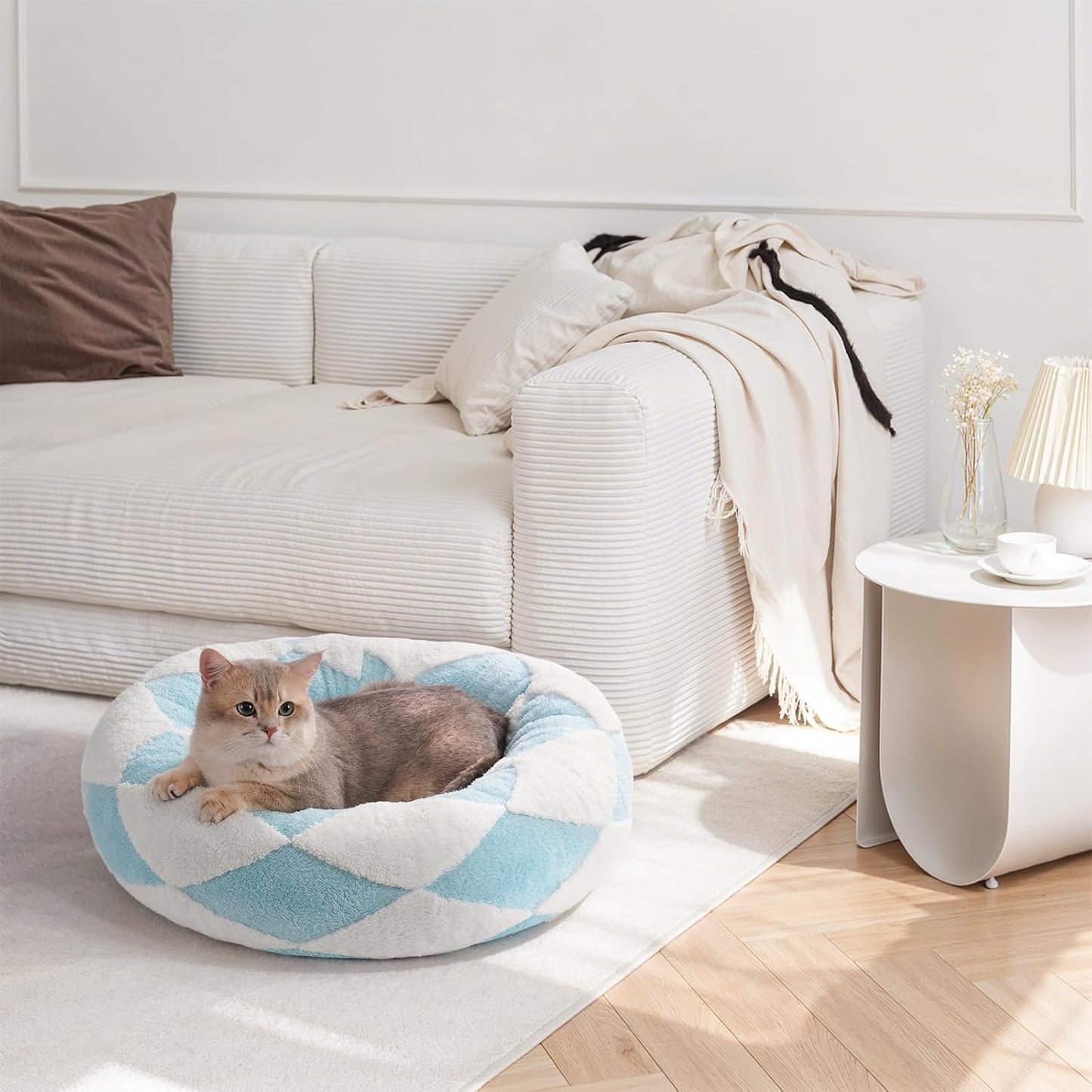 Donut Plush Cat Bed – Washable Calming Pet Bed
