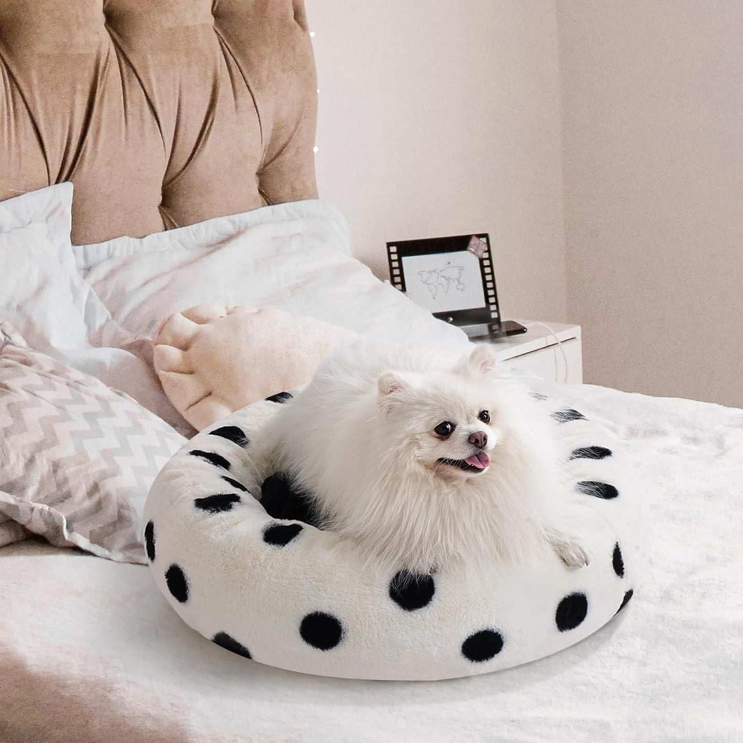 Donut Cat Bed – Plush Round Washable Pet Bed with Non-Slip Bottom