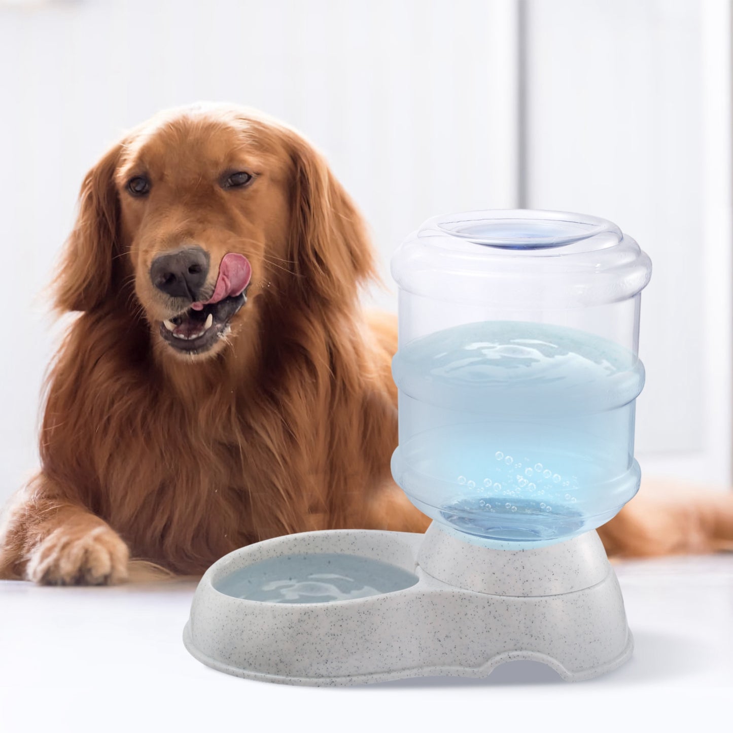 Automatic gravity-fed pet water dispenser