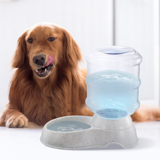 Automatic gravity-fed pet water dispenser
